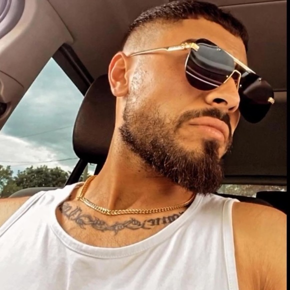 Meet your Posher, Mobin - Picture 1 of 1